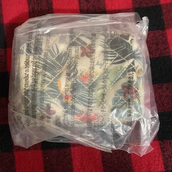 Lug Choo Choo mini pill case Wildlife Cream NIP/NWT RARE print - Picture 3 of 4